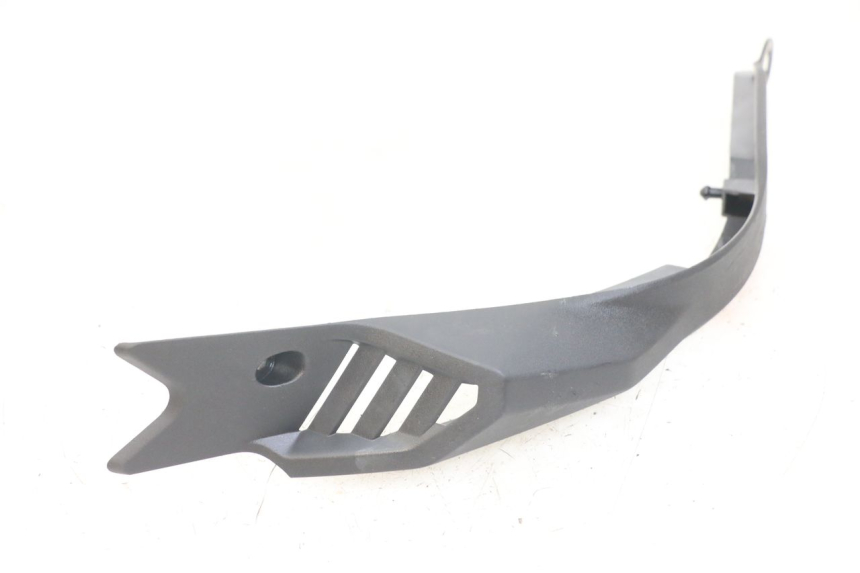 photo de SERBATOIO COPERCHIO DESTRO KAWASAKI ER-6 ER6 N 650 (2012 - 2016) - Primo piano tecnico