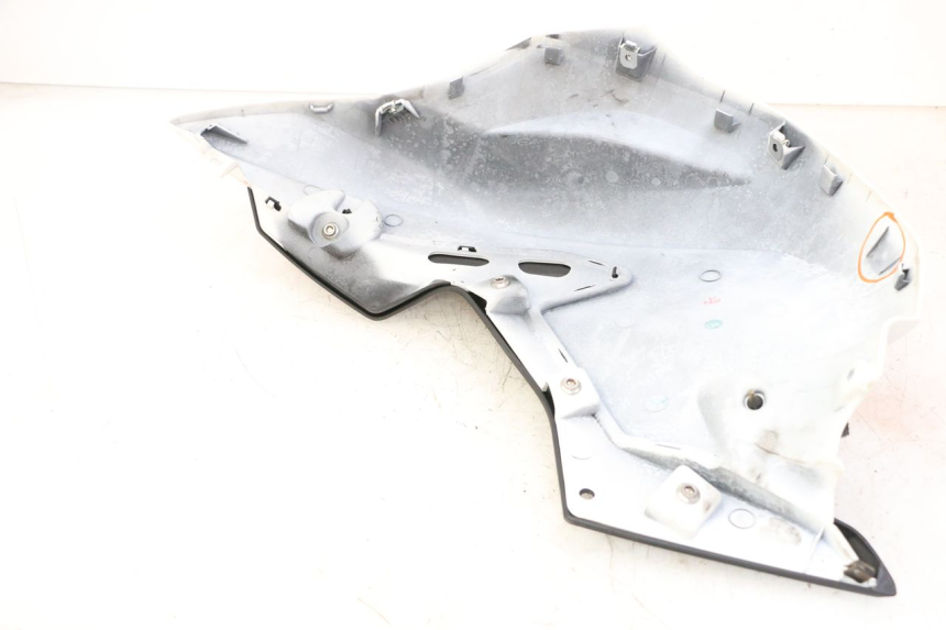 photo de SERBATOIO COPERCHIO DESTRO BMW G310 R 310 (2016 - 2020) - Altra angolazione