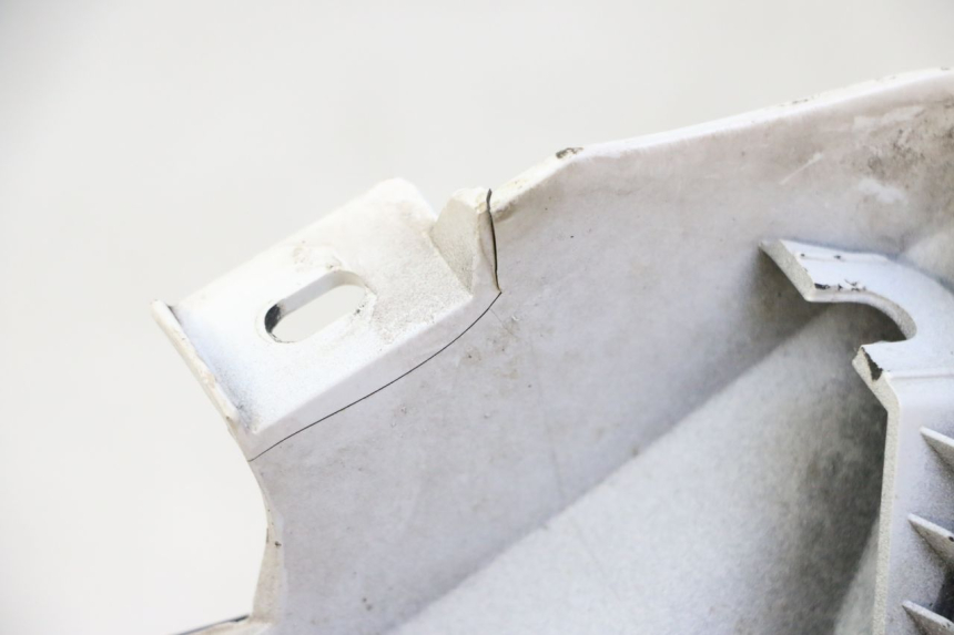 photo de SERBATOIO COPERCHIO DESTRO BMW G310 R 310 (2016 - 2020) - Stato della superficie e materiale