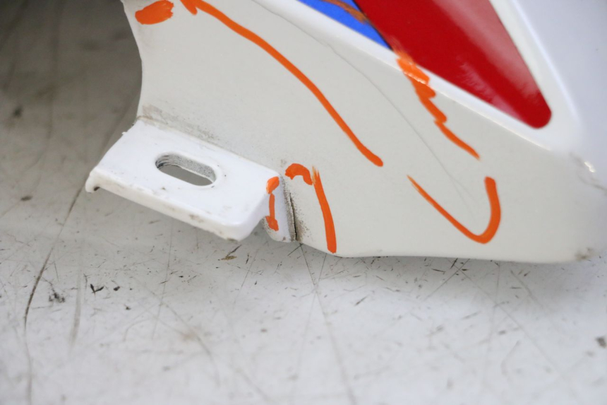 photo de SERBATOIO COPERCHIO DESTRO BMW G310 R 310 (2016 - 2020) - Marcature e riferimenti originali