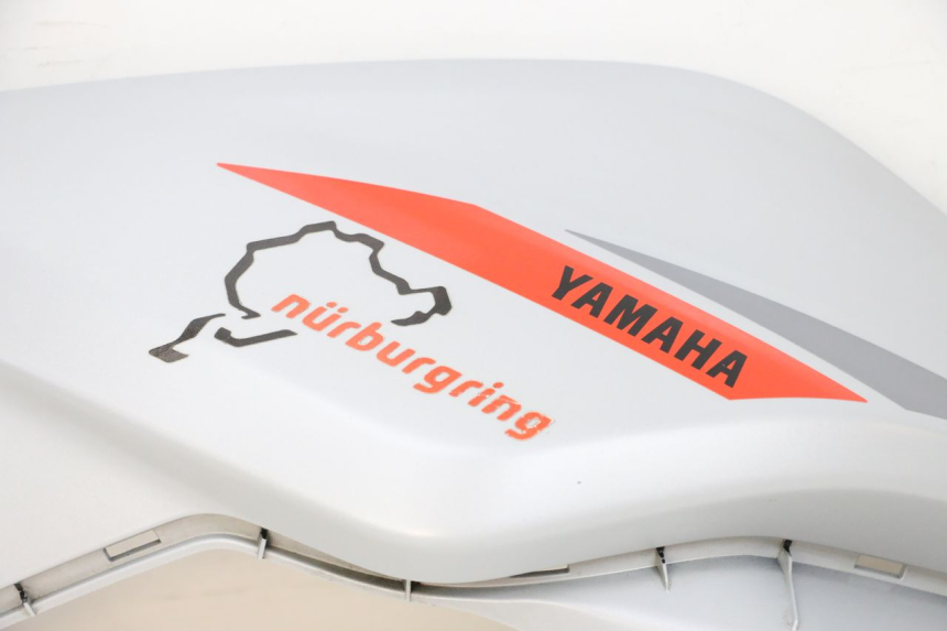 photo de SERBATOIO COPERCHIO DESTRO YAMAHA MT-07 MT07 ABS 700 (2018 - 2020) - Caratteristiche distintive