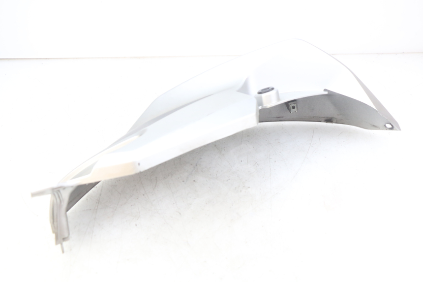 photo de CARENATURA SERBATOIO DESTRO YAMAHA MT ABS 125 (2014 - 2018) - Primo piano tecnico