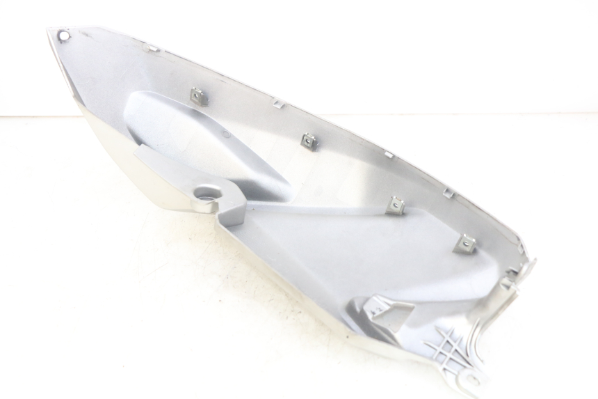 photo de CARENATURA SERBATOIO DESTRO YAMAHA MT ABS 125 (2014 - 2018) - Stato della superficie e materiale