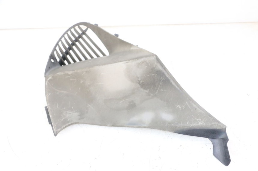 photo de SERBATOIO COPERCHIO DESTRO HONDA NTV DEAUVILLE ABS 700 (2007 - 2016) - Primo piano tecnico