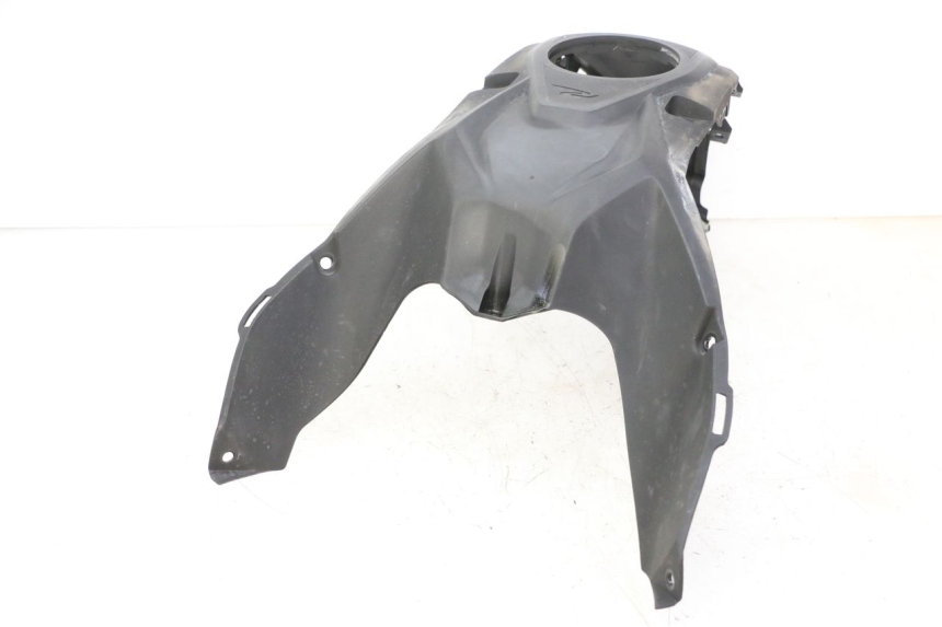 photo de SERBATOIO COPERCHIO BMW G310 R 310 (2016 - 2020) - Primo piano tecnico