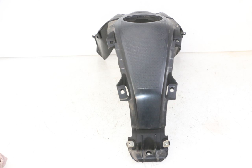 photo de SERBATOIO COPERCHIO BMW G310 R 310 (2016 - 2020) - Dettagli dei punti di fissaggio