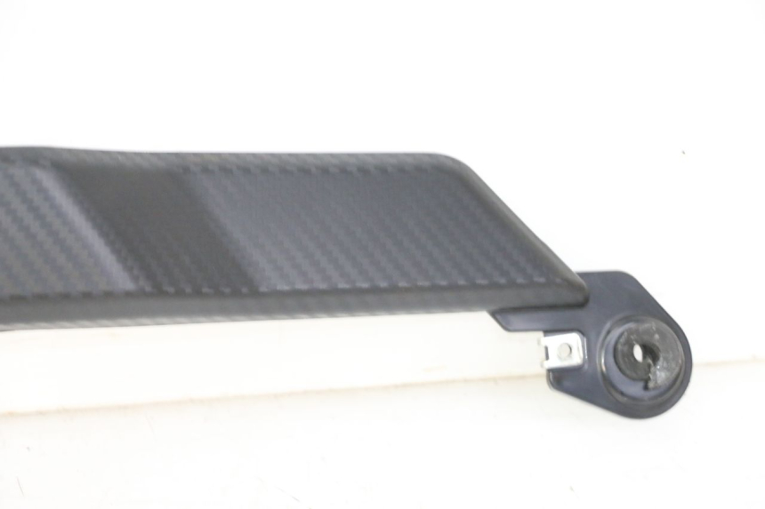 photo de SERBATOIO COPERCHIO SINISTRO KIDEN KD125-G 125 (2018 - 2022) - Altra angolazione