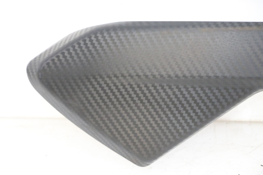 photo de SERBATOIO COPERCHIO SINISTRO KIDEN KD125-G 125 (2018 - 2022) - Primo piano tecnico