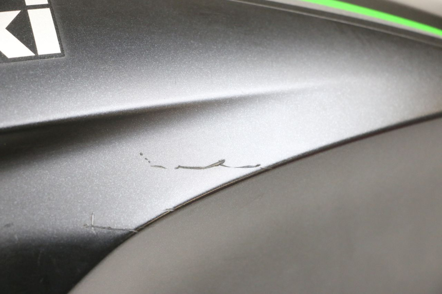 photo de CARENATURA SERBATOIO SINISTRO KAWASAKI VERSYS ABS 650 (2015 - 2018) - Primo piano tecnico