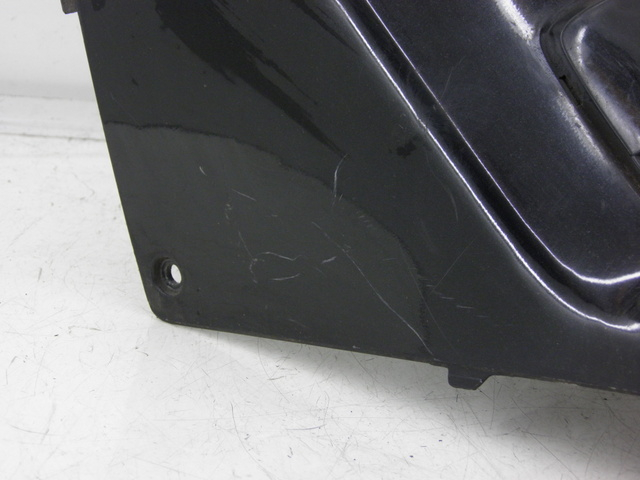 photo de CARENATURA SERBATOIO HONDA FES PANTHEON 125 (2003 - 2007) - Primo piano ad alta risoluzione