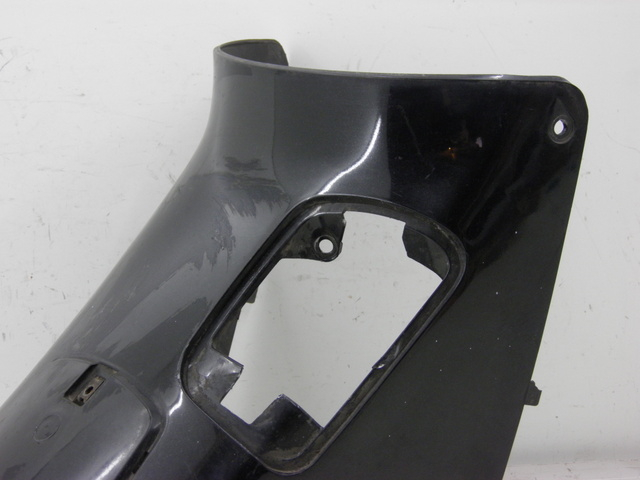 photo de CARENATURA SERBATOIO HONDA FES PANTHEON 125 (2003 - 2007) - Primo piano tecnico