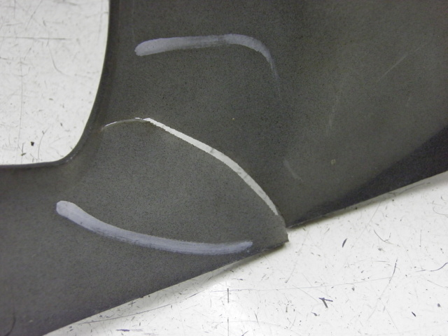 photo de CARENATURA SERBATOIO HONDA FES PANTHEON 125 (2003 - 2007) - Stato della superficie e materiale