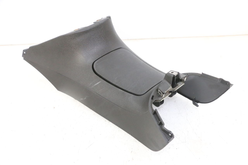 photo de SERBATOIO COPERCHIO PIAGGIO IE MP3 YOURBAN 300 (2011 - 2016) - Primo piano tecnico