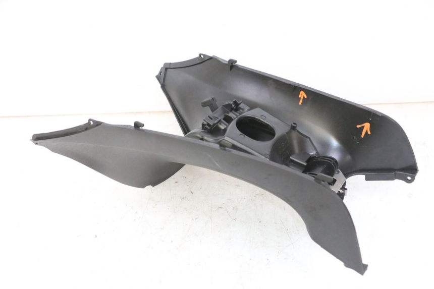 photo de SERBATOIO COPERCHIO PIAGGIO IE MP3 YOURBAN 300 (2011 - 2016) - Dettagli dei punti di fissaggio