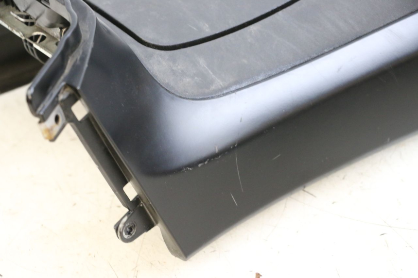 photo de SERBATOIO COPERCHIO PIAGGIO MP3 HPE 350 (2018 - 2020) - Ispezione visiva dettagliata