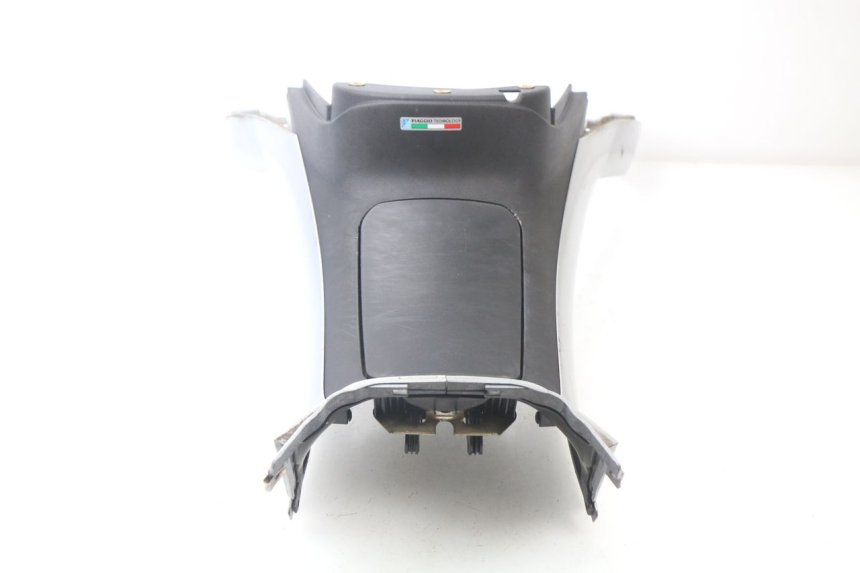 photo de Carena serbatoio PIAGGIO MP3 LT 300 (2010 - 2016) - Zoom sui componenti