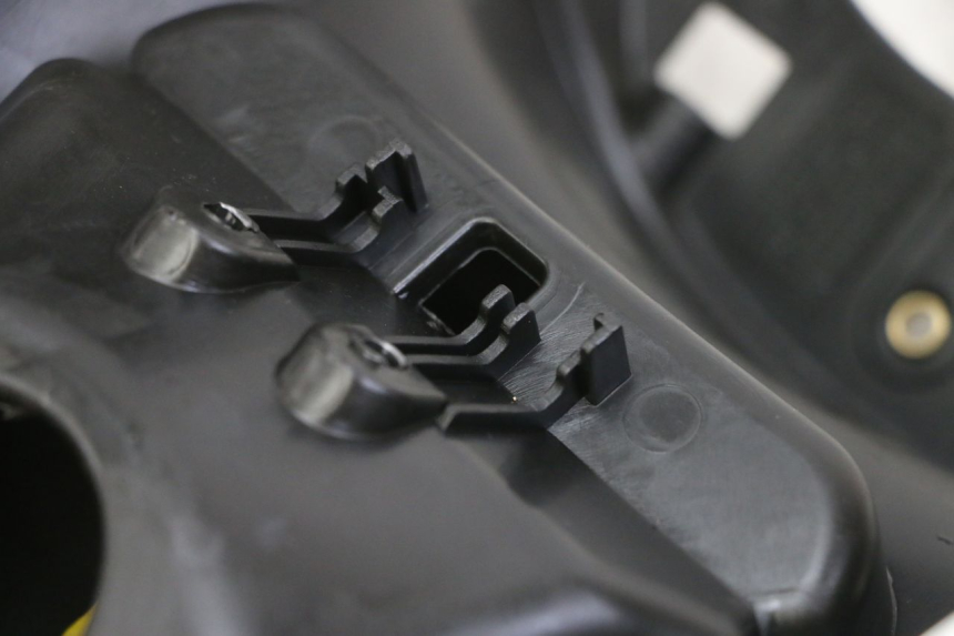 photo de SERBATOIO COPERCHIO PIAGGIO MP3 LT 300 (2010 - 2016) - Altra vista dell'articolo