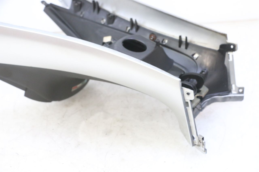 photo de SERBATOIO COPERCHIO PIAGGIO MP3 LT 300 (2010 - 2016) - Stato della superficie e materiale