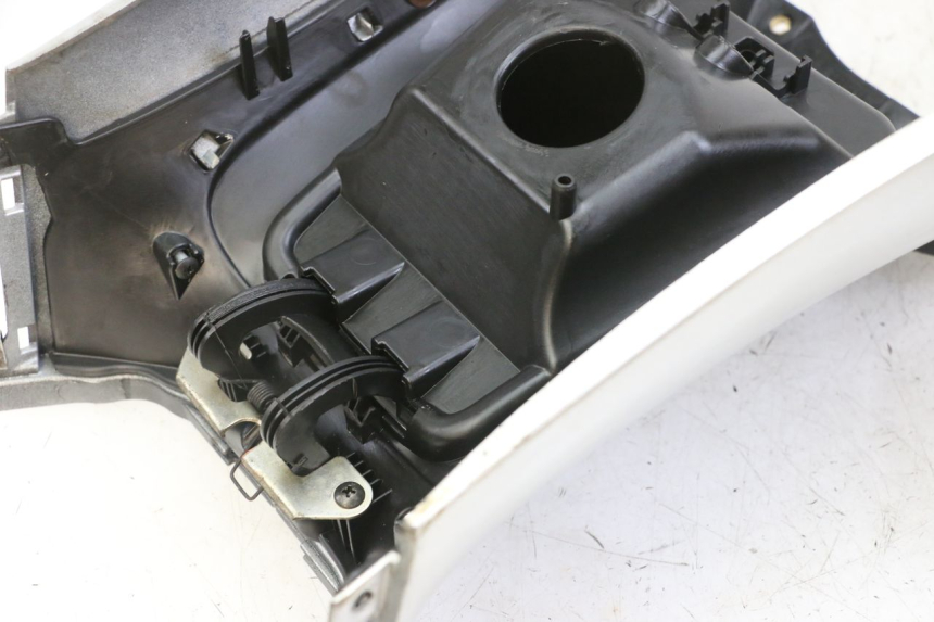 photo de SERBATOIO COPERCHIO PIAGGIO MP3 LT 300 (2010 - 2016) - Marcature e riferimenti originali