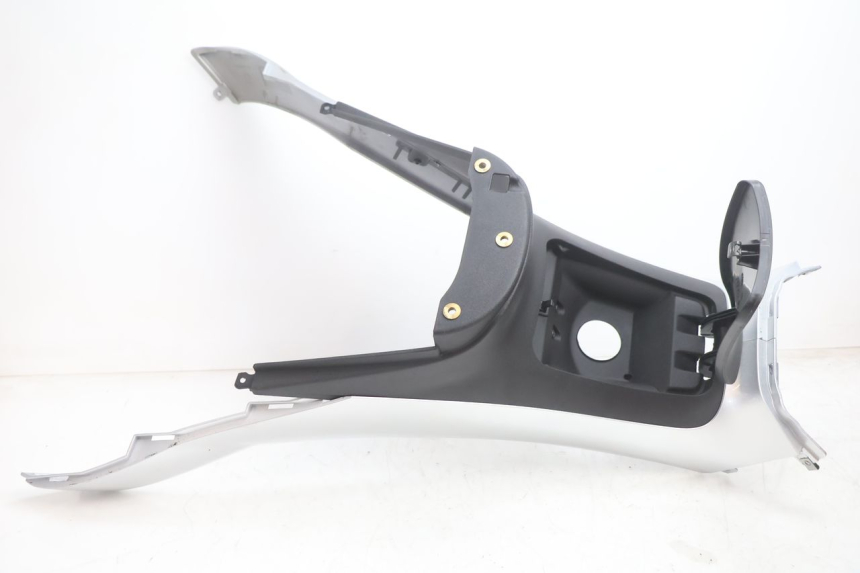 photo de Carena serbatoio PIAGGIO MP3 LT 300 (2010 - 2016) - Zoom sullo stato d'uso