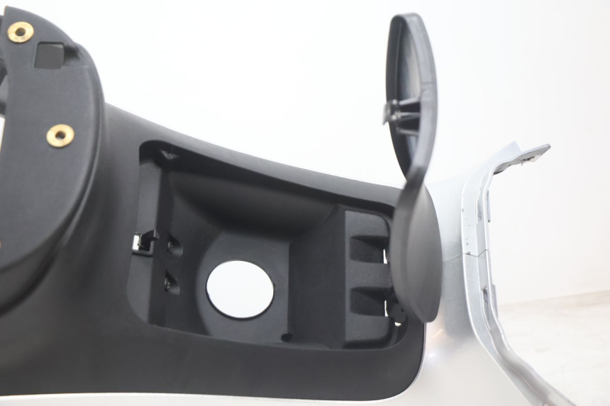 photo de Carena serbatoio PIAGGIO MP3 LT 300 (2010 - 2016) - Altra angolazione
