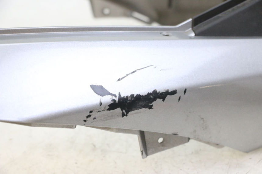 photo de CARENAGE RESERVOIR PIAGGIO MP3 500 (2014 - 2017) - Caratteristiche distintive