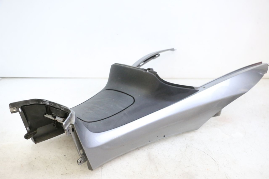 photo de CARENAGE RESERVOIR PIAGGIO MP3 500 (2014 - 2017) - Focus sulla struttura