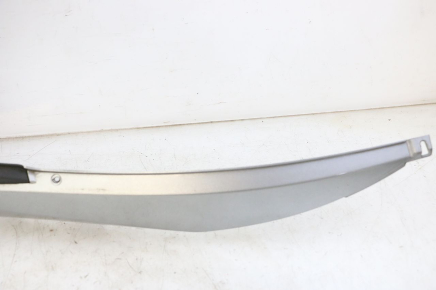 photo de CARENAGE RESERVOIR PIAGGIO MP3 500 (2014 - 2017) - Zoom qualità usato