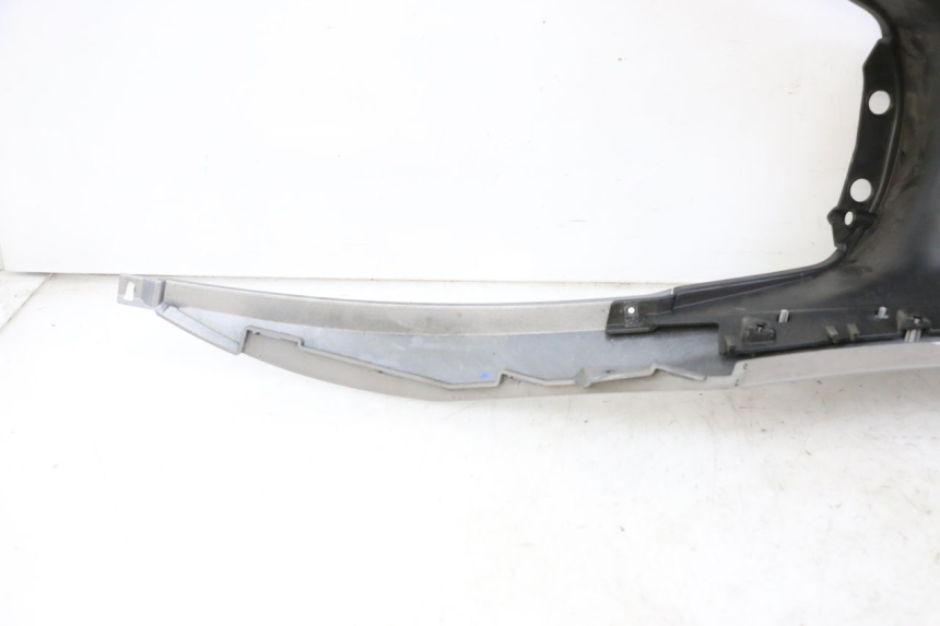 photo de CARENAGE RESERVOIR PIAGGIO MP3 500 (2014 - 2017) - Stato della superficie e materiale