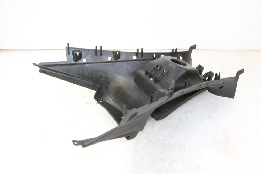 photo de SERBATOIO COPERCHIO PIAGGIO MP3 125 (2006 - 2014) - Altra angolazione