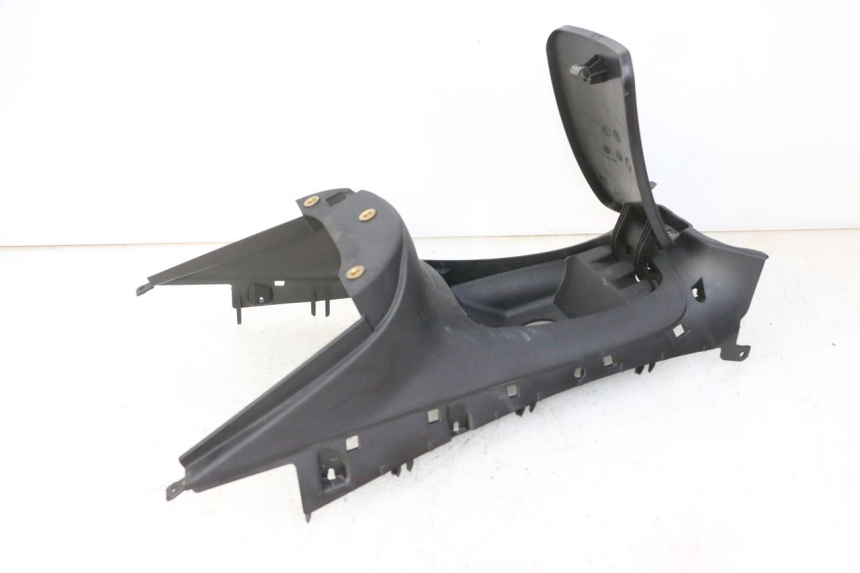 photo de SERBATOIO COPERCHIO PIAGGIO MP3 125 (2006 - 2014) - Dettagli dei punti di fissaggio