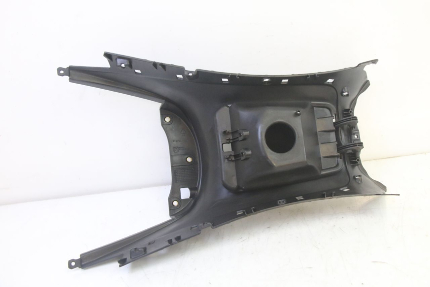 photo de SERBATOIO COPERCHIO PIAGGIO MP3 125 (2006 - 2014) - Dettagli dei punti di fissaggio