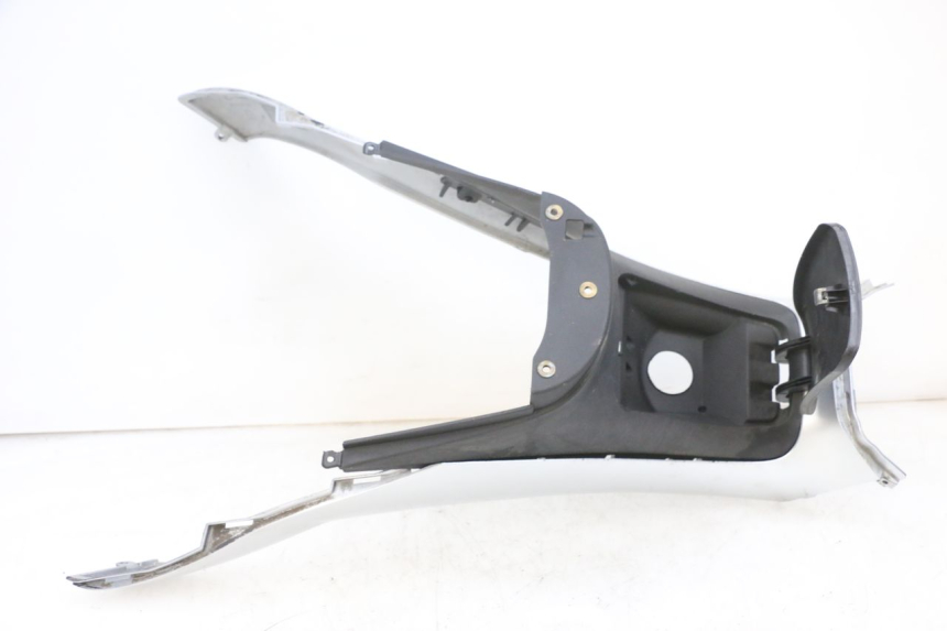 photo de CARENAGE RESERVOIR PIAGGIO MP3 RL 250 (2006 - 2010) - Vista principale