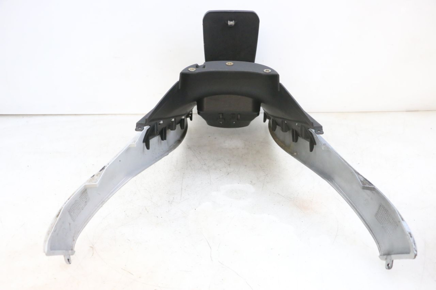 photo de CARENAGE RESERVOIR PIAGGIO MP3 RL 250 (2006 - 2010) - Altra vista dell'articolo