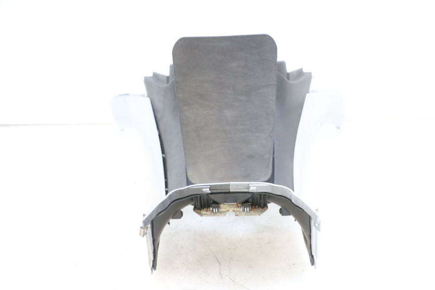 photo de CARENAGE RESERVOIR PIAGGIO MP3 RL 250 (2006 - 2010) - Ispezione visiva dettagliata