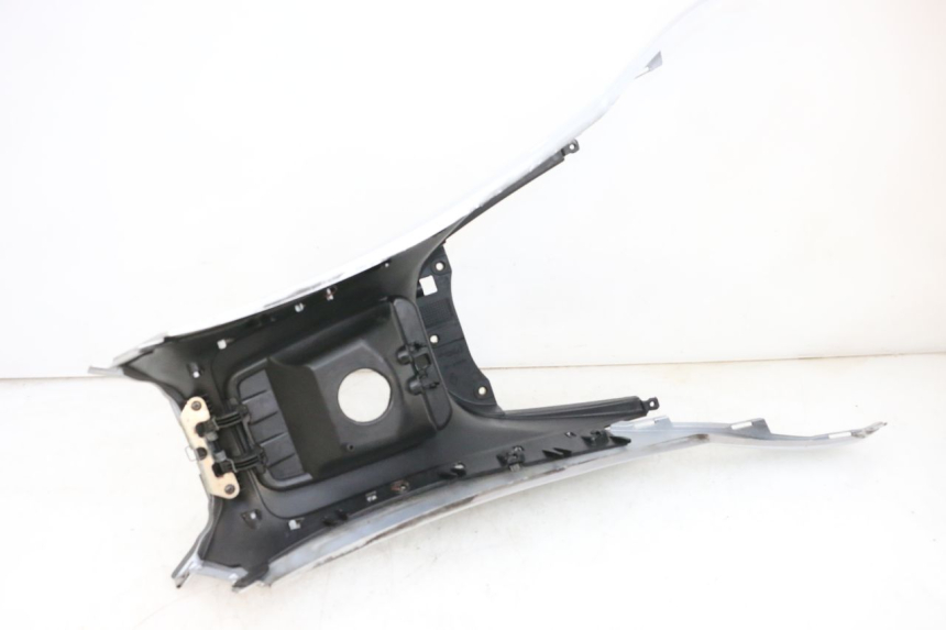 photo de CARENAGE RESERVOIR PIAGGIO MP3 RL 250 (2006 - 2010) - Vista d'insieme del prodotto