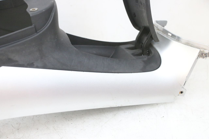 photo de CARENAGE RESERVOIR PIAGGIO MP3 RL 250 (2006 - 2010) - Ricambio usato controllato