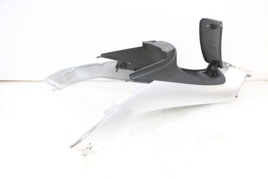 photo de CARENAGE RESERVOIR PIAGGIO MP3 RL 250 (2006 - 2010) - Altra vista dell'articolo