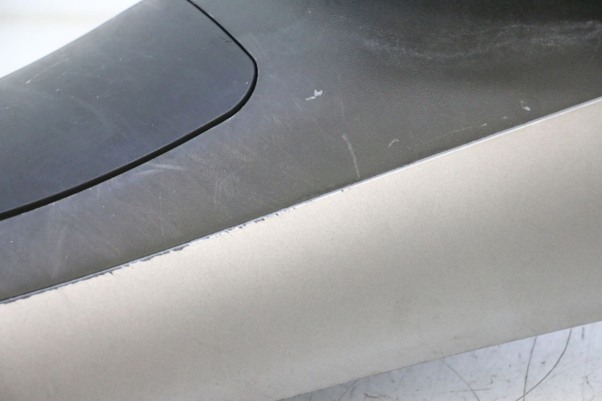 photo de SERBATOIO COPERCHIO PIAGGIO MP3 125 (2006 - 2014) - Caratteristiche distintive