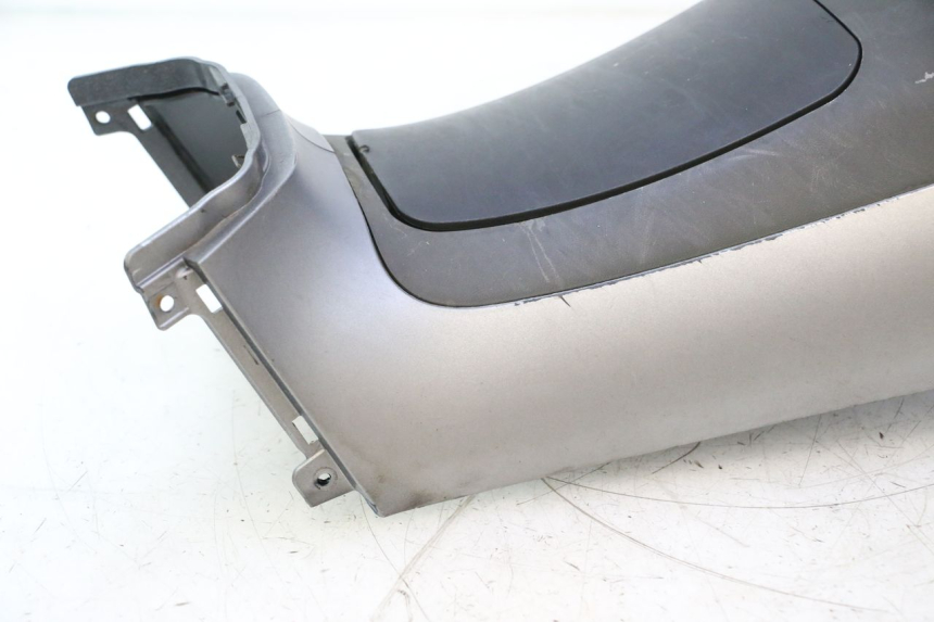 photo de SERBATOIO COPERCHIO PIAGGIO MP3 125 (2006 - 2014) - Zoom sui componenti