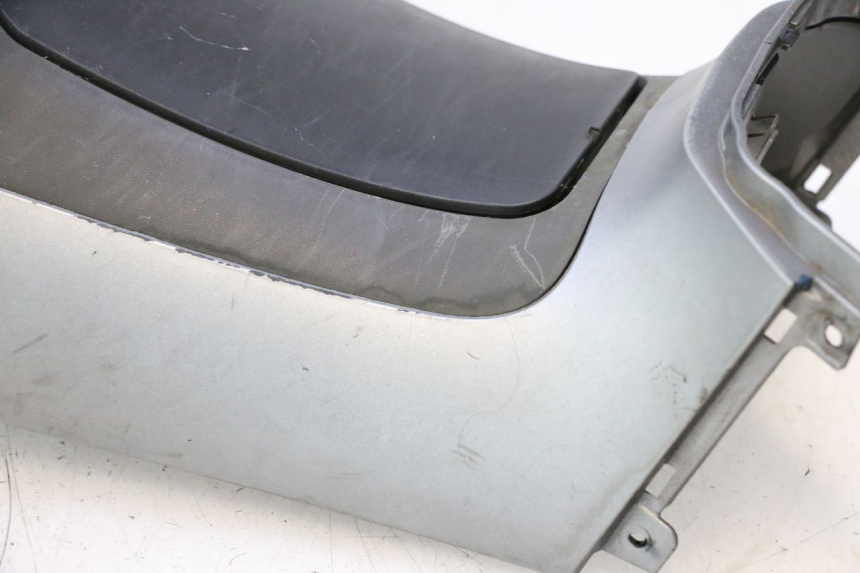 photo de SERBATOIO COPERCHIO PIAGGIO MP3 125 (2006 - 2014) - Angolazione alternativa