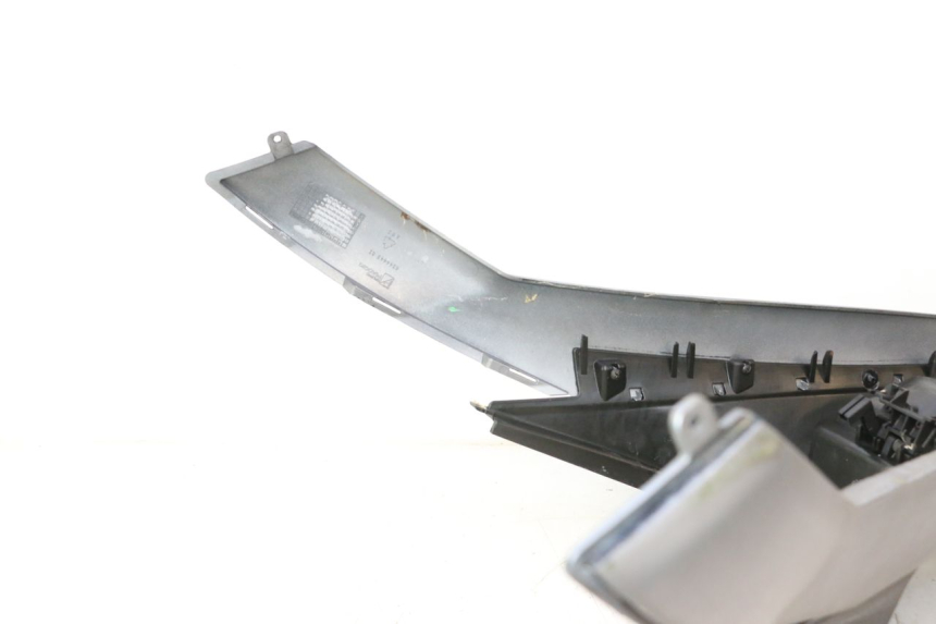 photo de SERBATOIO COPERCHIO PIAGGIO MP3 125 (2006 - 2014) - Altra angolazione