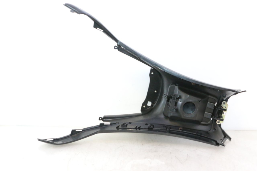 photo de SERBATOIO COPERCHIO PIAGGIO MP3 500 (2011 - 2015) - Dettagli dei punti di fissaggio