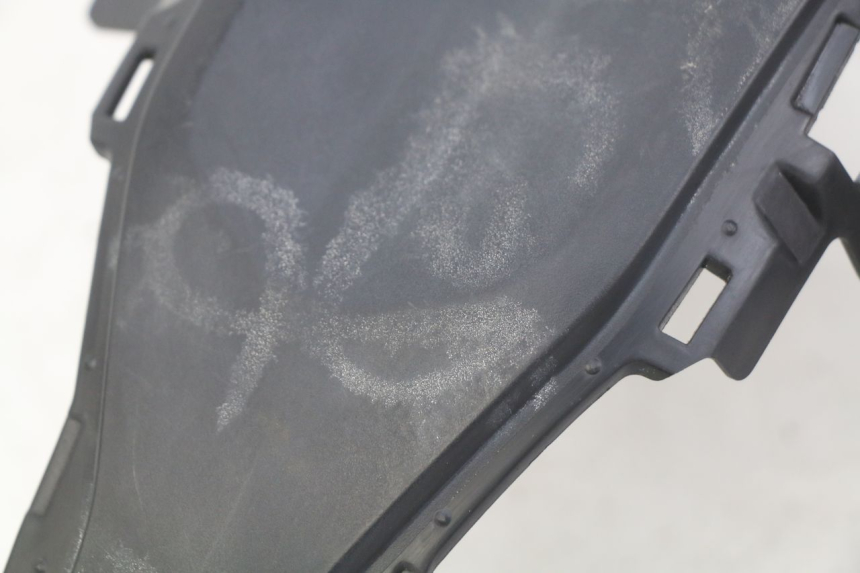 photo de CARENATURA SERBATOIO YAMAHA MT-07 MT07 700 (2018 - 2020) - Primo piano tecnico