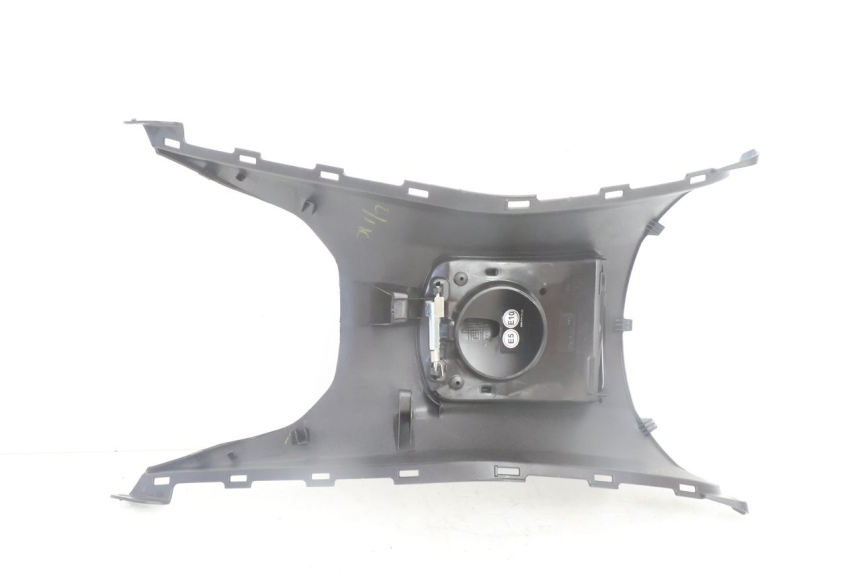 photo de SERBATOIO COPERCHIO YAMAHA N-MAX NMAX 125 (2021 - 2024) - Primo piano tecnico