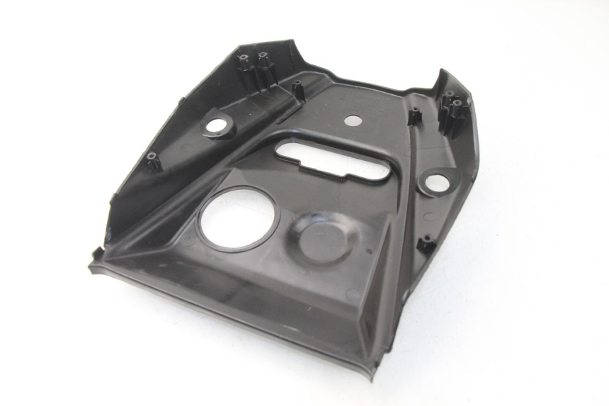 photo de CARENATURA SERBATOIO SYM ORBIT 2 4T 50 (2008 - 2017) - Primo piano tecnico