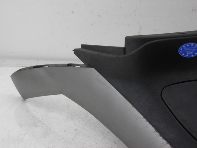 photo de Carena serbatoio PIAGGIO MP3 RL 125 (2008 - 2009) - Zoom sullo stato d'uso