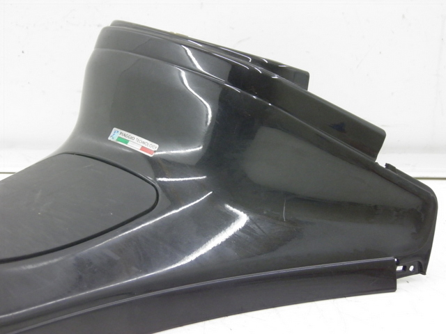 photo de CARENATURA SERBATOIO PIAGGIO XEVO - X EVO 125 (2010 - 2015) - Zoom sullo stato d'uso