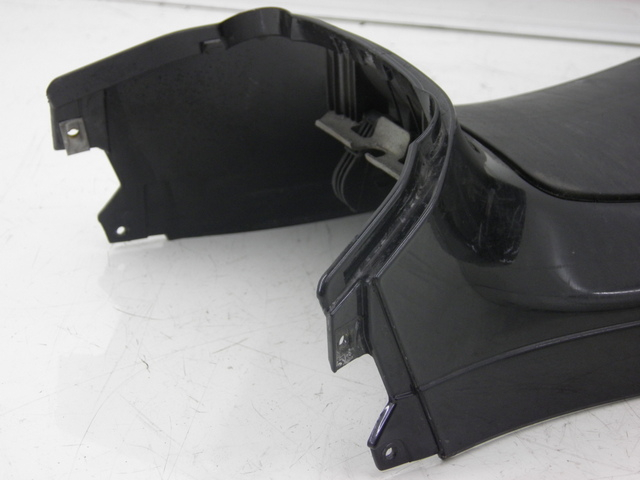 photo de CARENATURA SERBATOIO PIAGGIO XEVO - X EVO 125 (2010 - 2015) - Primo piano tecnico