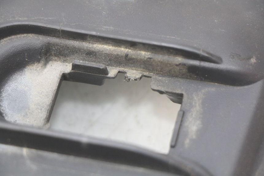 photo de CARENAGE RESERVOIR SUZUKI SIXTEEN 125 (2008 - 2010) - Altra angolazione